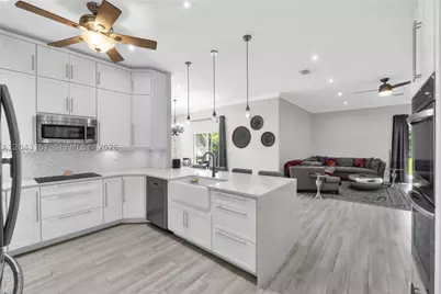 720 S Old Nob Hill, Plantation, FL 33324 - Photo 4