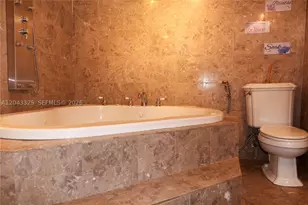 400 NW 107th, Miami, FL 33172 - Photo 12