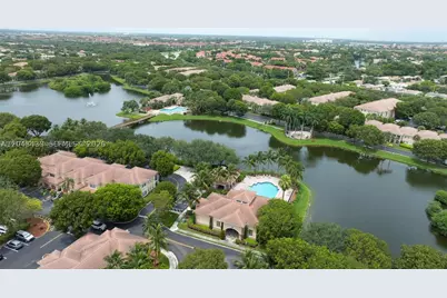 2482 Centergate #104, Miramar, FL 33025 - Photo 10