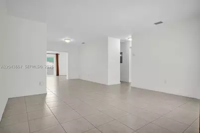 14375 Lake Candlewood, Miami Lakes, FL 33014 - Photo 4