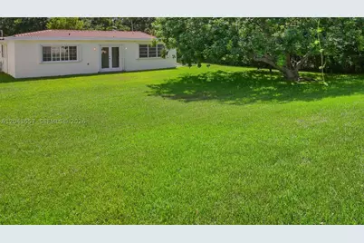 14375 Lake Candlewood, Miami Lakes, FL 33014 - Photo 24