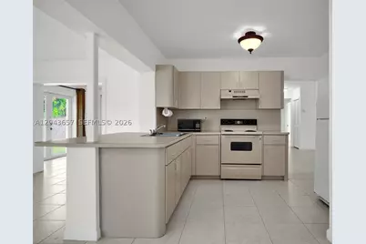14375 Lake Candlewood, Miami Lakes, FL 33014 - Photo 12