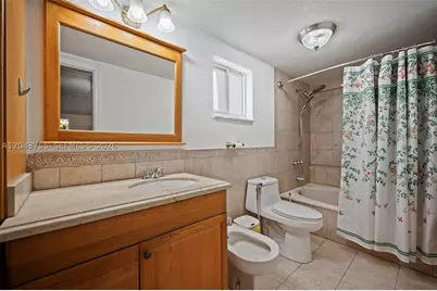 7581 W 29th, Hialeah, FL 33018 - Photo 12