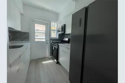 2120 Biarritz #1, Miami Beach, FL 33141 - Photo 4