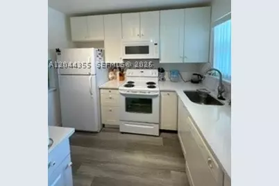 9010 Sunrise Lakes #301, Sunrise, FL 33322 - Photo 8