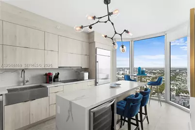 300 S Pointe #3604, Miami Beach, FL 33139 - Photo 2