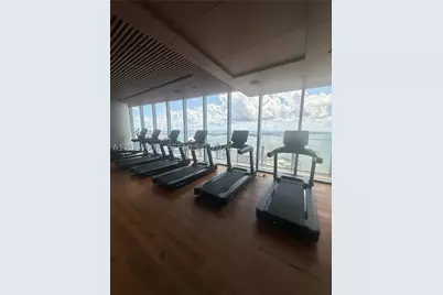 300 Biscayne Blvd #1909, Miami, FL 33131 - Photo 32