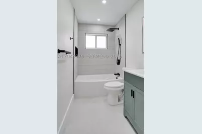 211 SW 64th, Pembroke Pines, FL 33023 - Photo 18