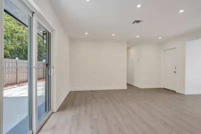 211 SW 64th, Pembroke Pines, FL 33023 - Photo 8