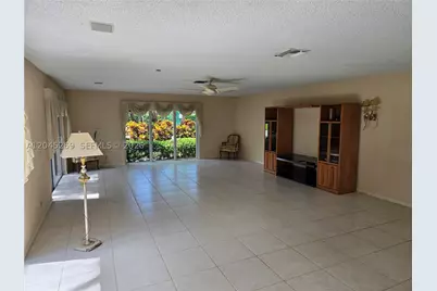 908 Cypress #V57, Pompano Beach, FL 33069 - Photo 10