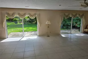 908 Cypress, Pompano Beach, FL 33069 - Photo 12