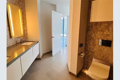 88 SW 7th #1511, Miami, FL 33130 - Photo 14