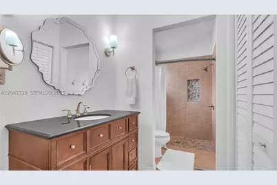 2048 NW 164th, Pembroke Pines, FL 33028 - Photo 16