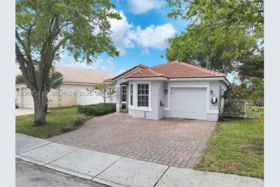 2048 NW 164th, Pembroke Pines, FL 33028 - Photo 2