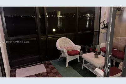 109 Lake Emerald #105, Oakland Park, FL 33309 - Photo 14