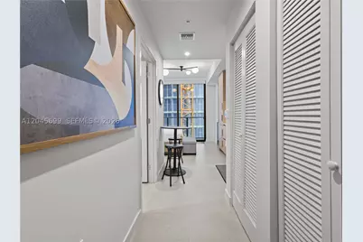 11 NE 6th #2102, Miami, FL 33132 - Photo 12