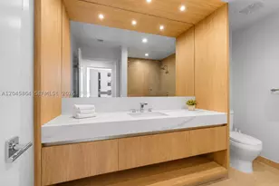 11 NE 6th, Miami, FL 33132 - Photo 2
