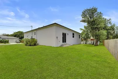 211 NW 14th, Dania Beach, FL 33004 - Photo 16