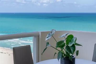5757 Collins #2207, Miami Beach, FL 33140 - Photo 2