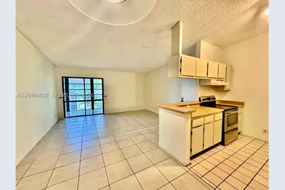 809 NE 199th #206-7, Miami, FL 33179 - Photo 4
