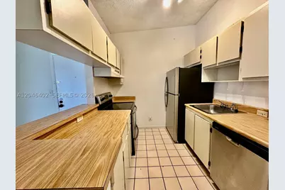 809 NE 199th #206-7, Miami, FL 33179 - Photo 14