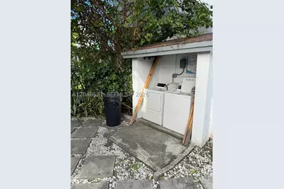 103 NW 6th #2, Miami, FL 33128 - Photo 2