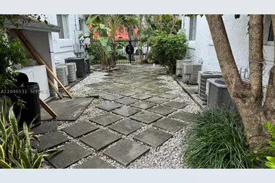 103 NW 6th #2, Miami, FL 33128 - Photo 4