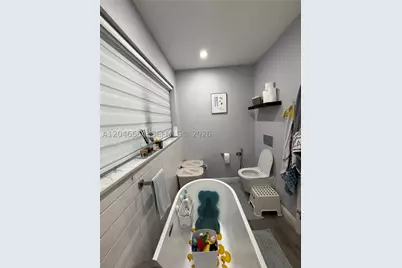 7151 W 3rd, Hialeah, FL 33014 - Photo 22