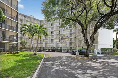 3401 N Country Club #109, Aventura, FL 33180 - Photo 2