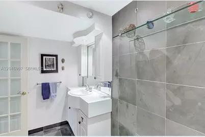 5005 Collins #1224, Miami Beach, FL 33140 - Photo 18