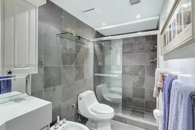 5005 Collins #1224, Miami Beach, FL 33140 - Photo 16