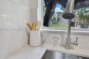 521 NW 33rd, Miami, FL 33125 - Photo 8