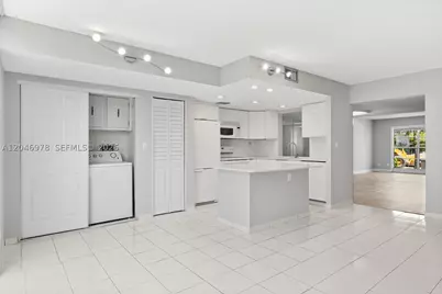 2408 NE 10th #122, Hallandale Beach, FL 33009 - Photo 14