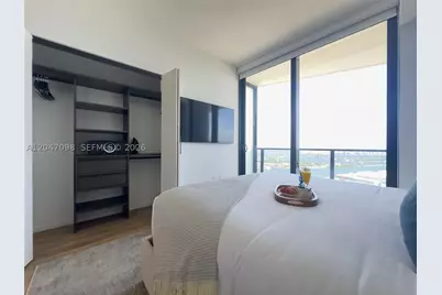 398 NE 5th #4210, Miami, FL 33132 - Photo 12