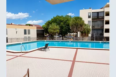 8870 Fontainebleau #106, Miami, FL 33172 - Photo 22