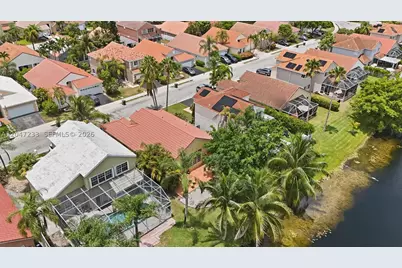 411 Bermuda Springs, Weston, FL 33326 - Photo 4
