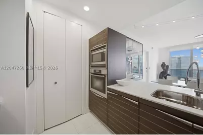 200 Biscayne Boulevard #5110, Miami, FL 33131 - Photo 20