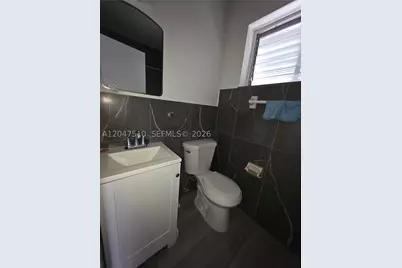 15 Esplanade #B, Miami Springs, FL 33166 - Photo 4