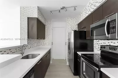 1155 Brickell Bay #3105, Miami, FL 33131 - Photo 8