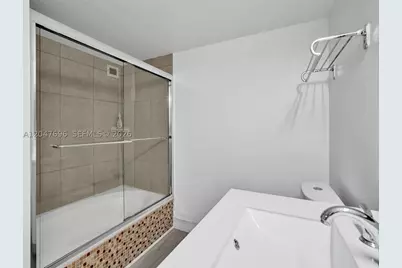 800 Parkview #131, Hallandale Beach, FL 33009 - Photo 20