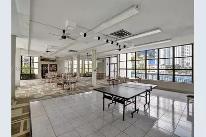 800 Parkview #131, Hallandale Beach, FL 33009 - Photo 34