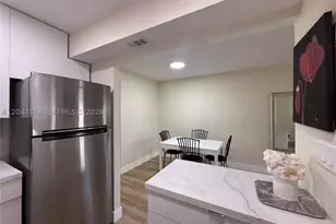 9101 Sunrise Lakes, Sunrise, FL 33322 - Photo 18