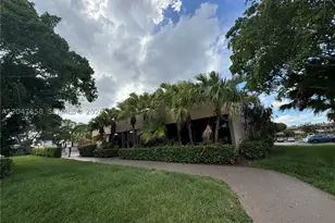 9101 Sunrise Lakes, Sunrise, FL 33322 - Photo 44