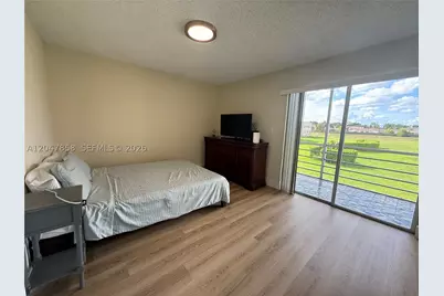 9101 Sunrise Lakes #215, Sunrise, FL 33322 - Photo 32