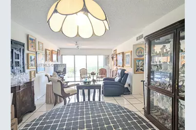 9140 Fontainebleau #504, Miami, FL 33172 - Photo 4