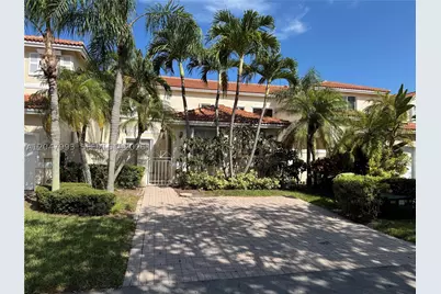 1595 Seagrape #-, Hollywood, FL 33019 - Photo 2