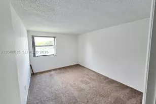 8877 Fontainebleau, Miami, FL 33172 - Photo 10