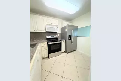 9660 Sunrise Lakes #202, Sunrise, FL 33322 - Photo 2