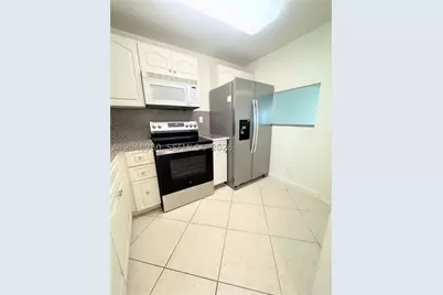 9660 Sunrise Lakes #202, Sunrise, FL 33322 - Photo 4