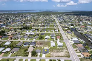 10 SW 33rd, Cape Coral, FL 33991 - Photo 4